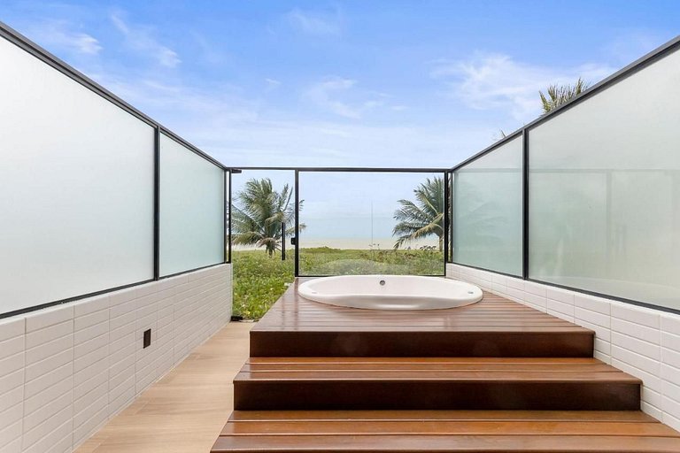 Vista mar jacuzzi em manutenção