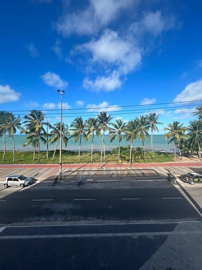 Setai Yacht Vista Mar by Azzure Homes