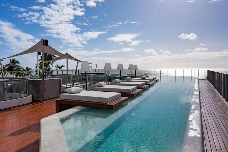 Setai Yacht by Azzure Homes
